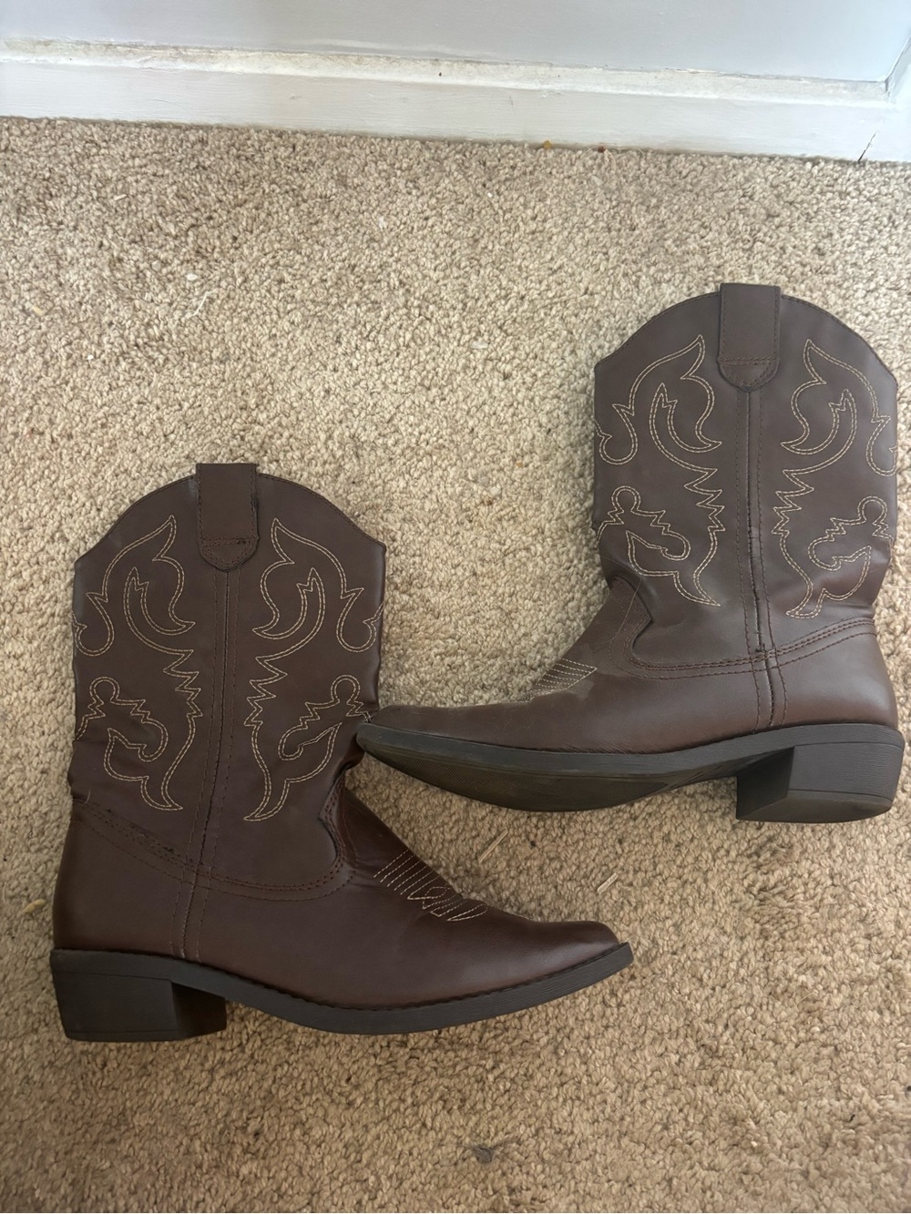 Women’s Brown Western Cowboy Boots - Classic Embroidered Size 6